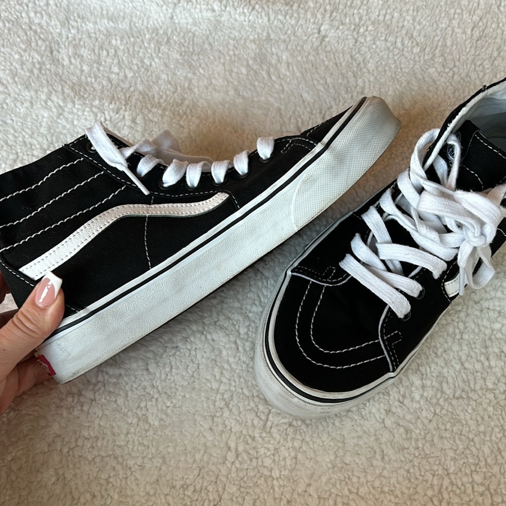 Vans Black and White Sk8 hi Tapered